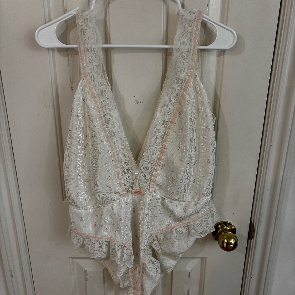 vintage bodysuit lace and pink ribbon 80s